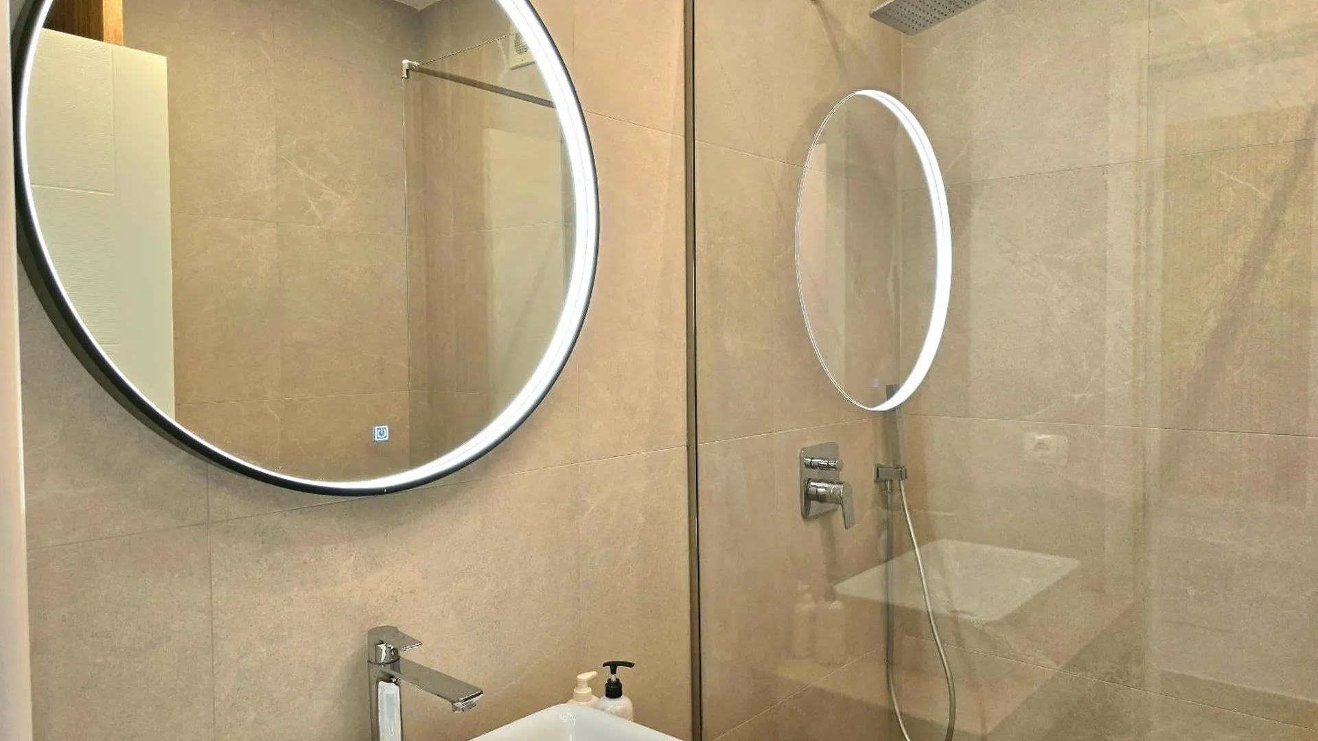 Sandy Beach Apartment - 291 Durrës